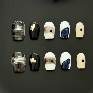 Elegant Brown - gold Marble Nail Art